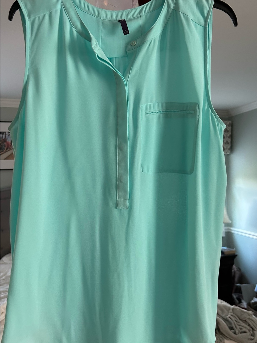 NYDJ Mint Green Sleeveless Split-Neck Blouse